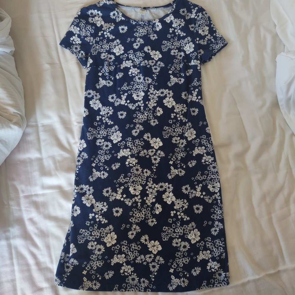 Old Navy floral t-shirt dress